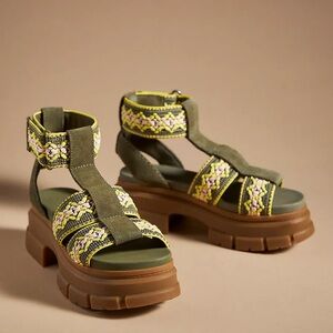 Ugg Ashton Heritage Chunky Embroidered Sandals